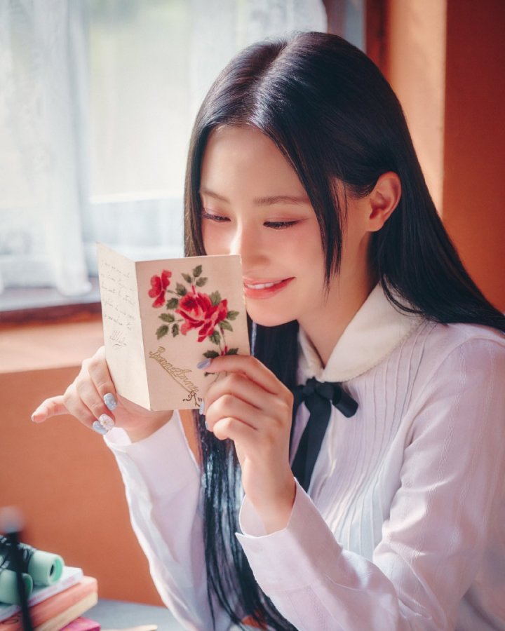 Nahyun (PRIMROSE ex-HOT ISSUE) Perfil&nbsp;(2026)