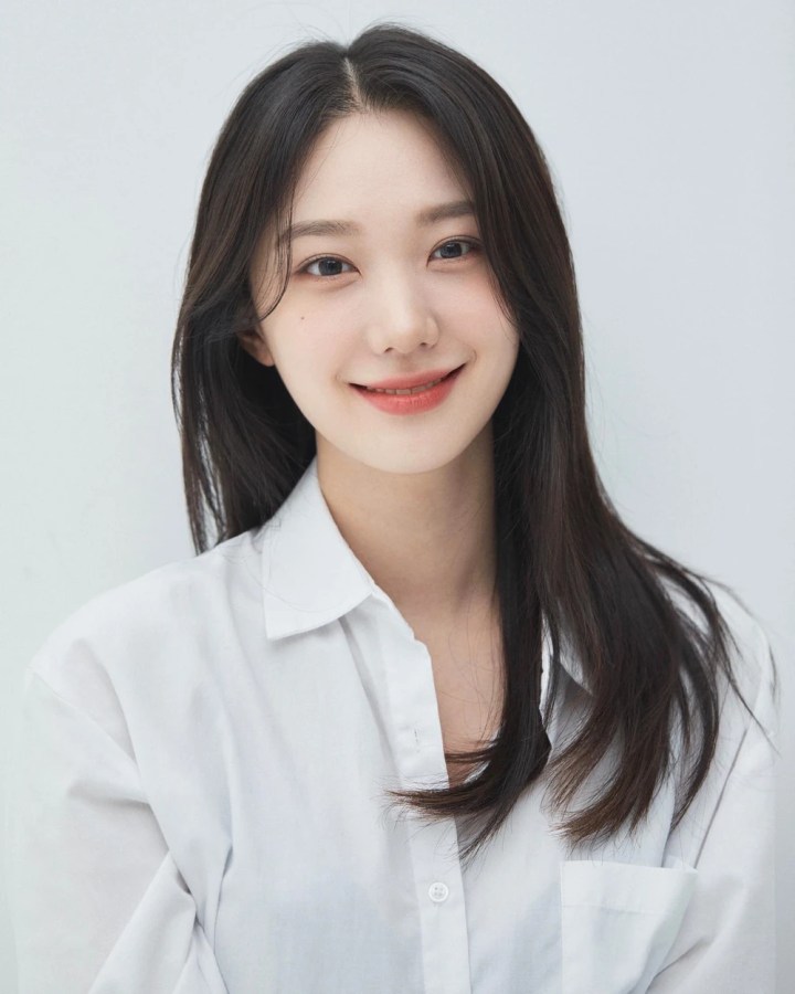 Kim Minkyeung (Roa) (ex-HINAPIA, ex-PRISTIN) Perfil&nbsp;(2026)