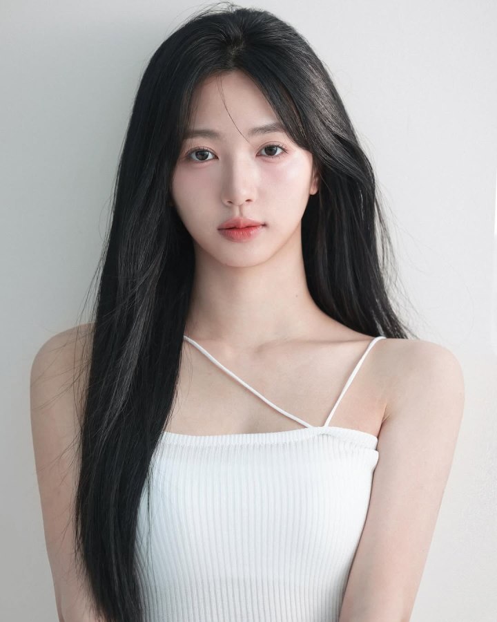 Heo Jiwon (ex-Cherry Bullet) Perfil&nbsp;(2026)