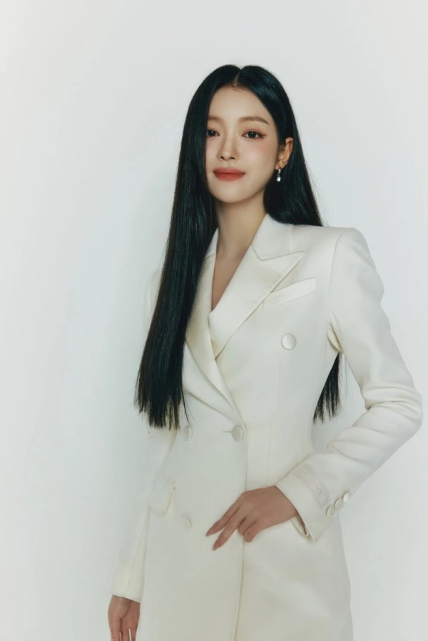 YooA (OH MY GIRL, ex-Girls Next Door, ex-Sunny Girls) Perfil&nbsp;(2026)