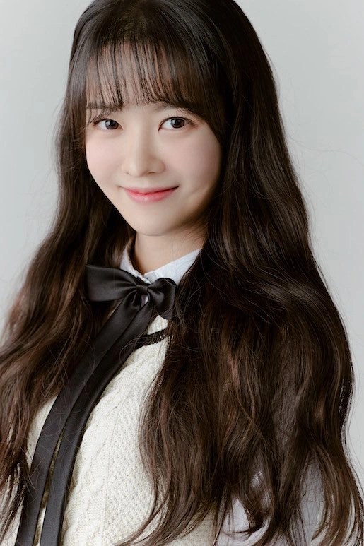 Yiyeon (ex-WizarD, ex-EVERMORE MUSE) Perfil&nbsp;(2026)